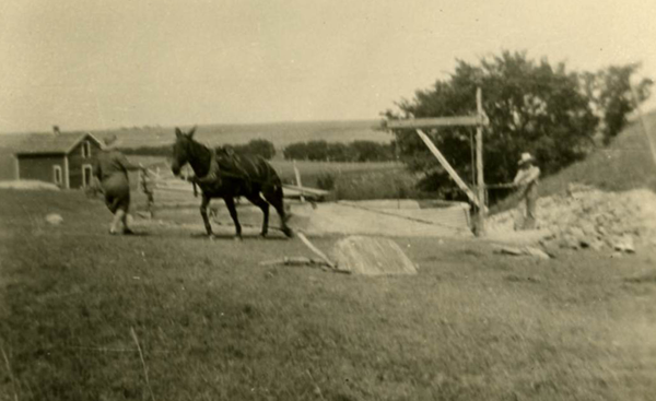 Digging the silo 1926